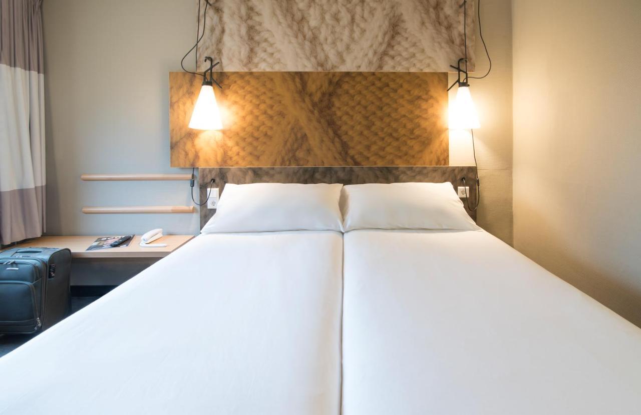 Ibis Caen Porte De Bretagne Bretteville-sur-Odon Екстериор снимка