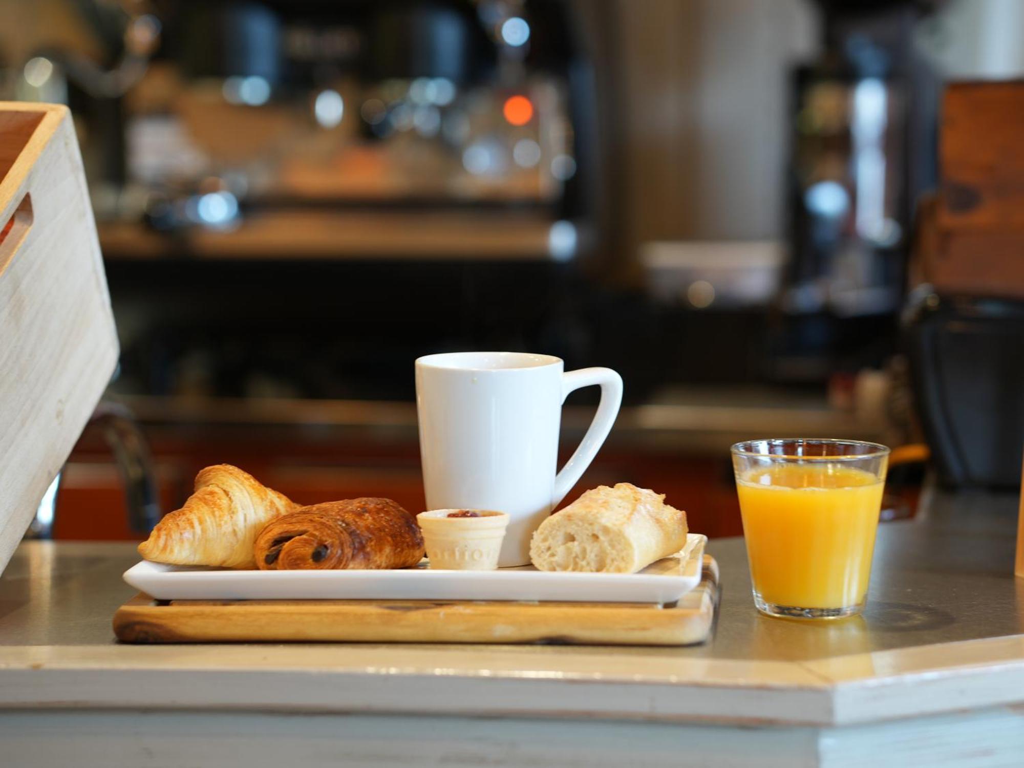 Ibis Caen Porte De Bretagne Bretteville-sur-Odon Екстериор снимка