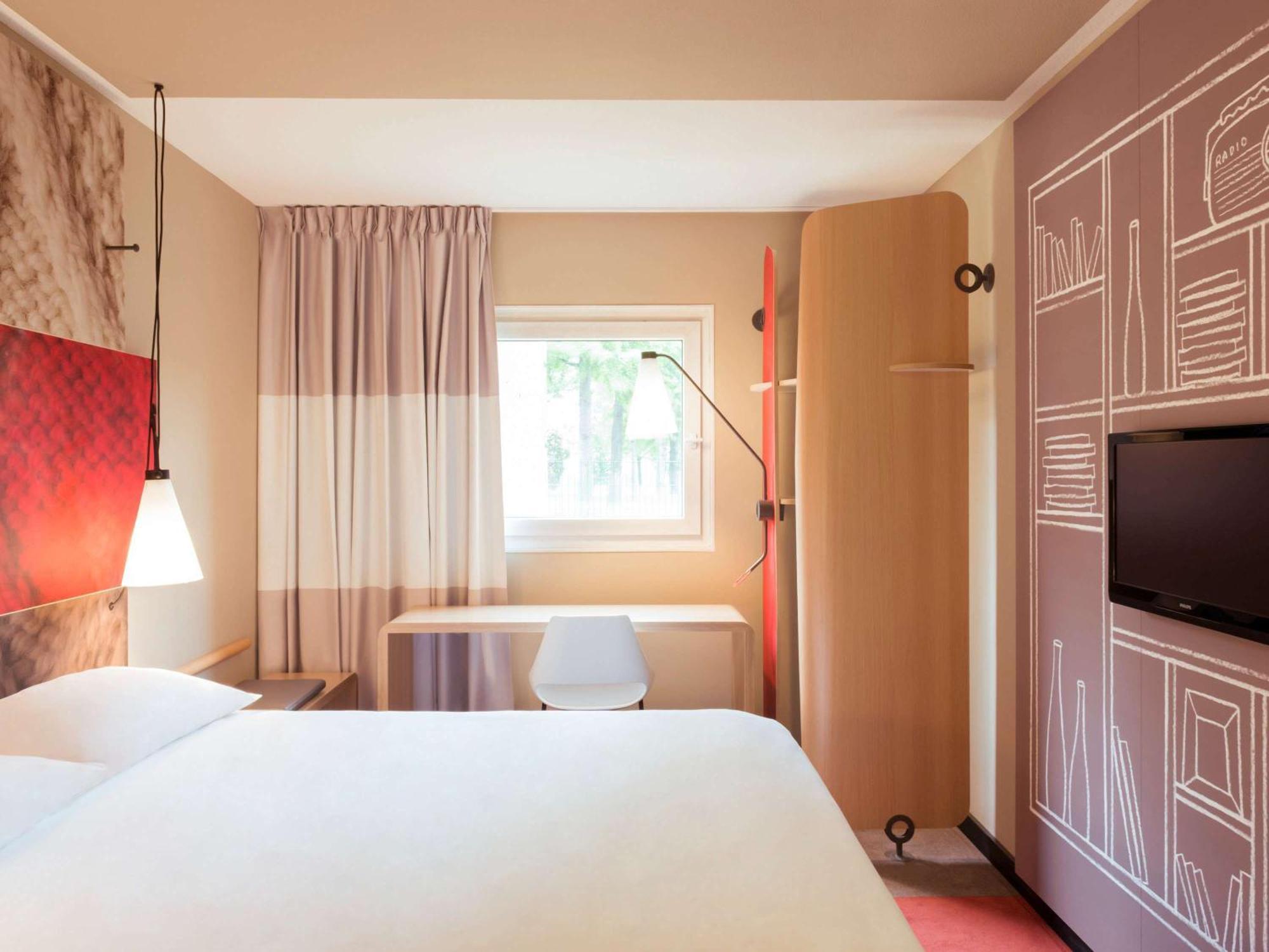 Ibis Caen Porte De Bretagne Bretteville-sur-Odon Екстериор снимка