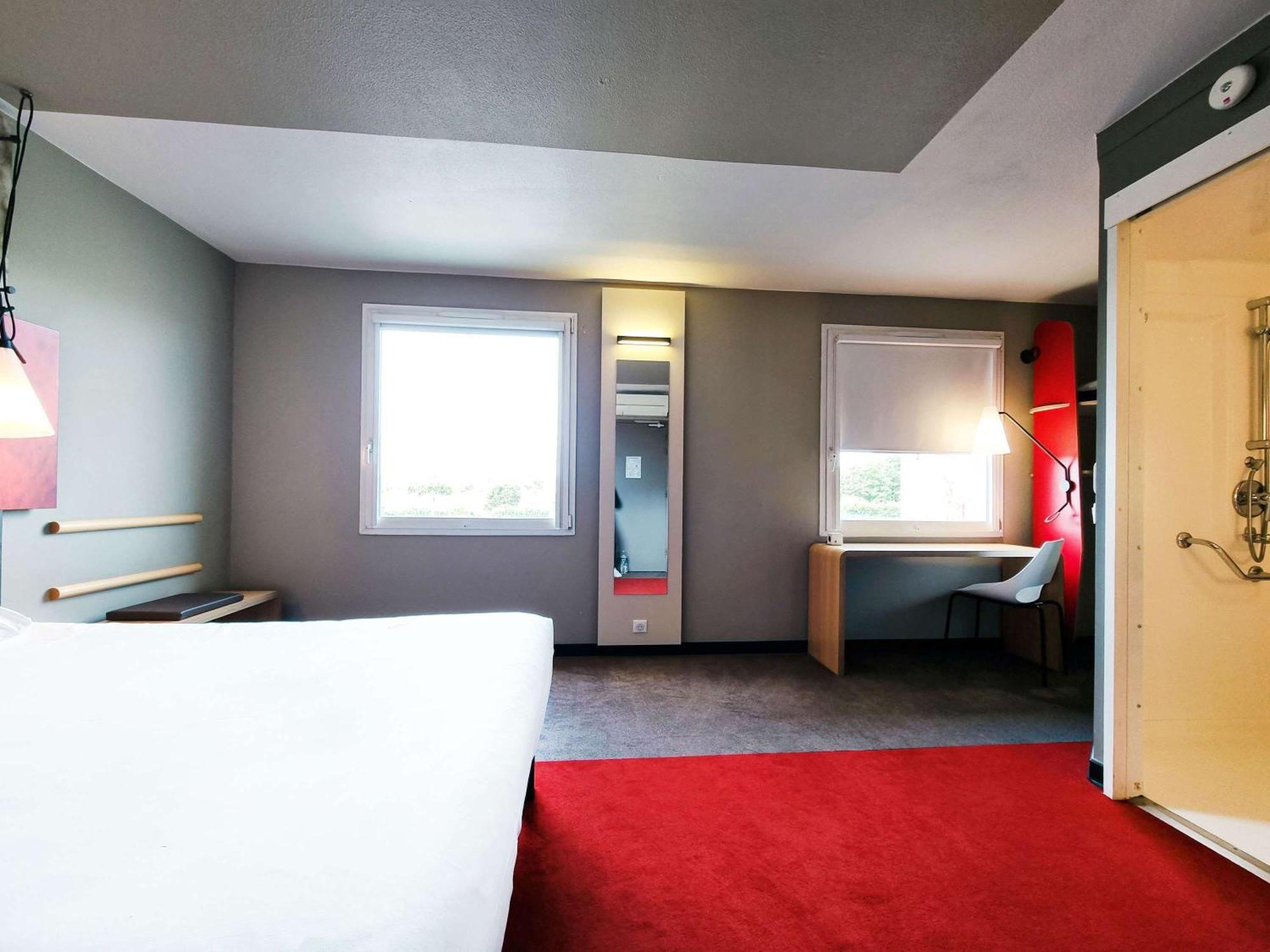 Ibis Caen Porte De Bretagne Bretteville-sur-Odon Екстериор снимка