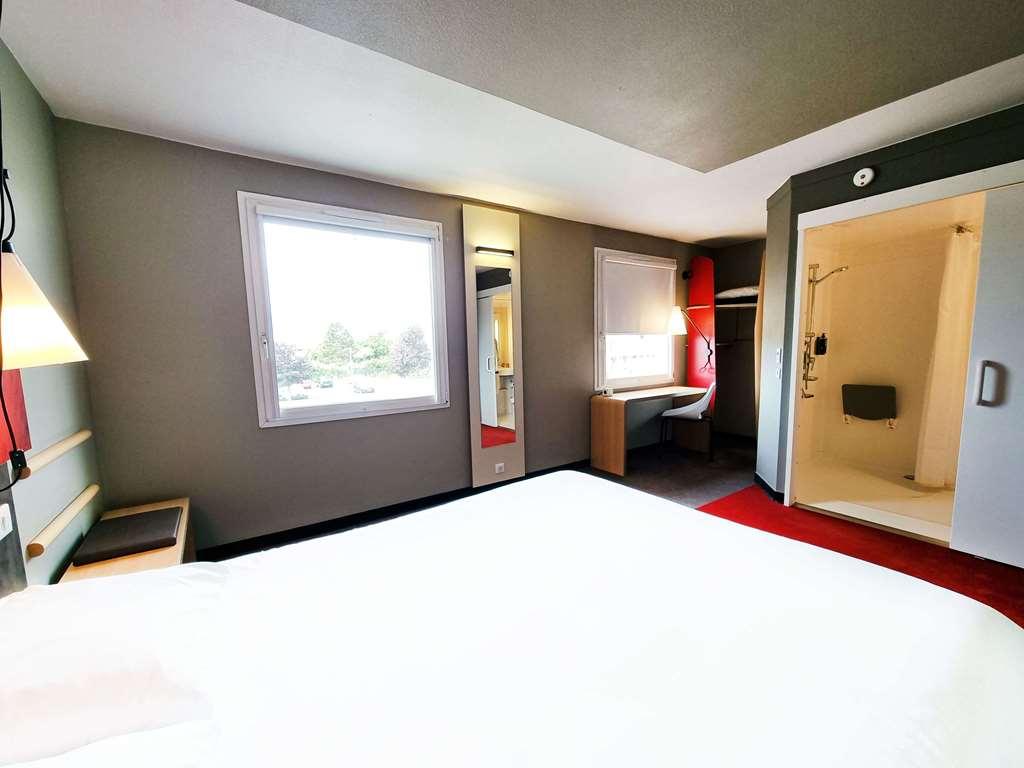 Ibis Caen Porte De Bretagne Bretteville-sur-Odon Стая снимка