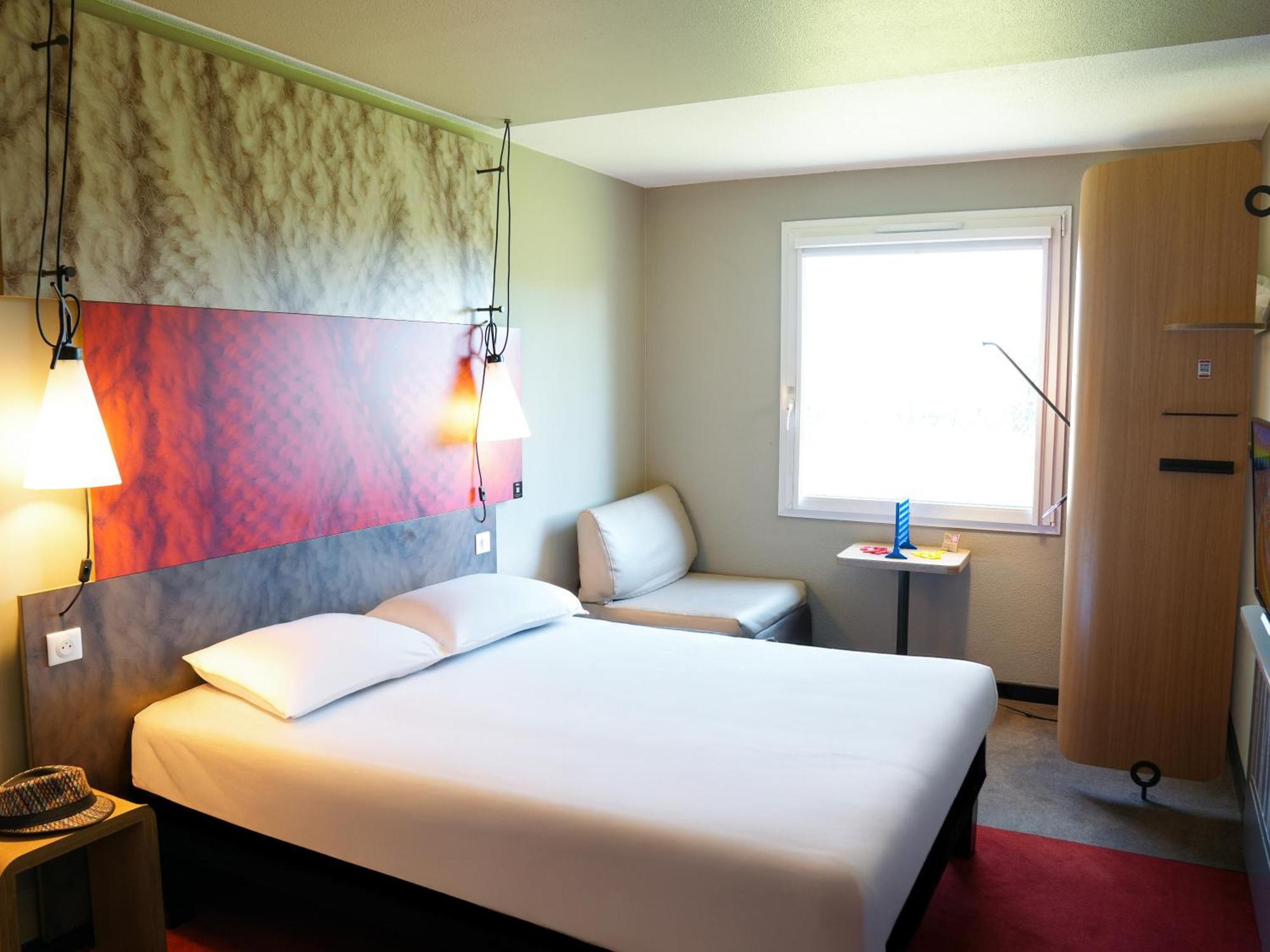 Ibis Caen Porte De Bretagne Bretteville-sur-Odon Екстериор снимка