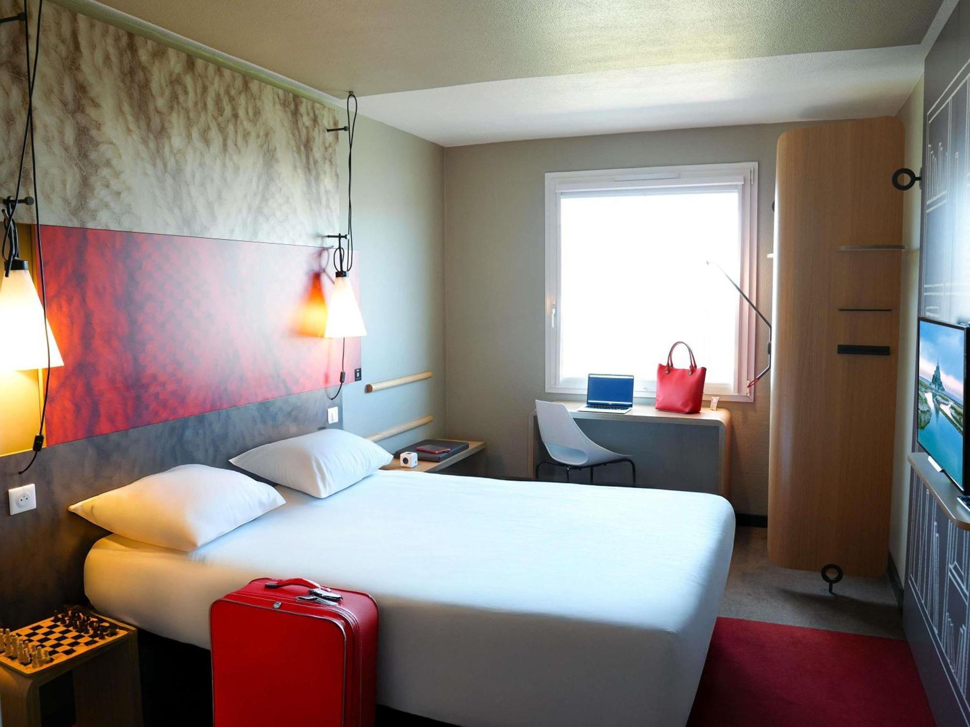 Ibis Caen Porte De Bretagne Bretteville-sur-Odon Екстериор снимка
